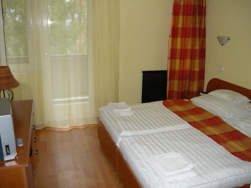 Ezüstfenyő Hotel Telkibánya Zimmer foto